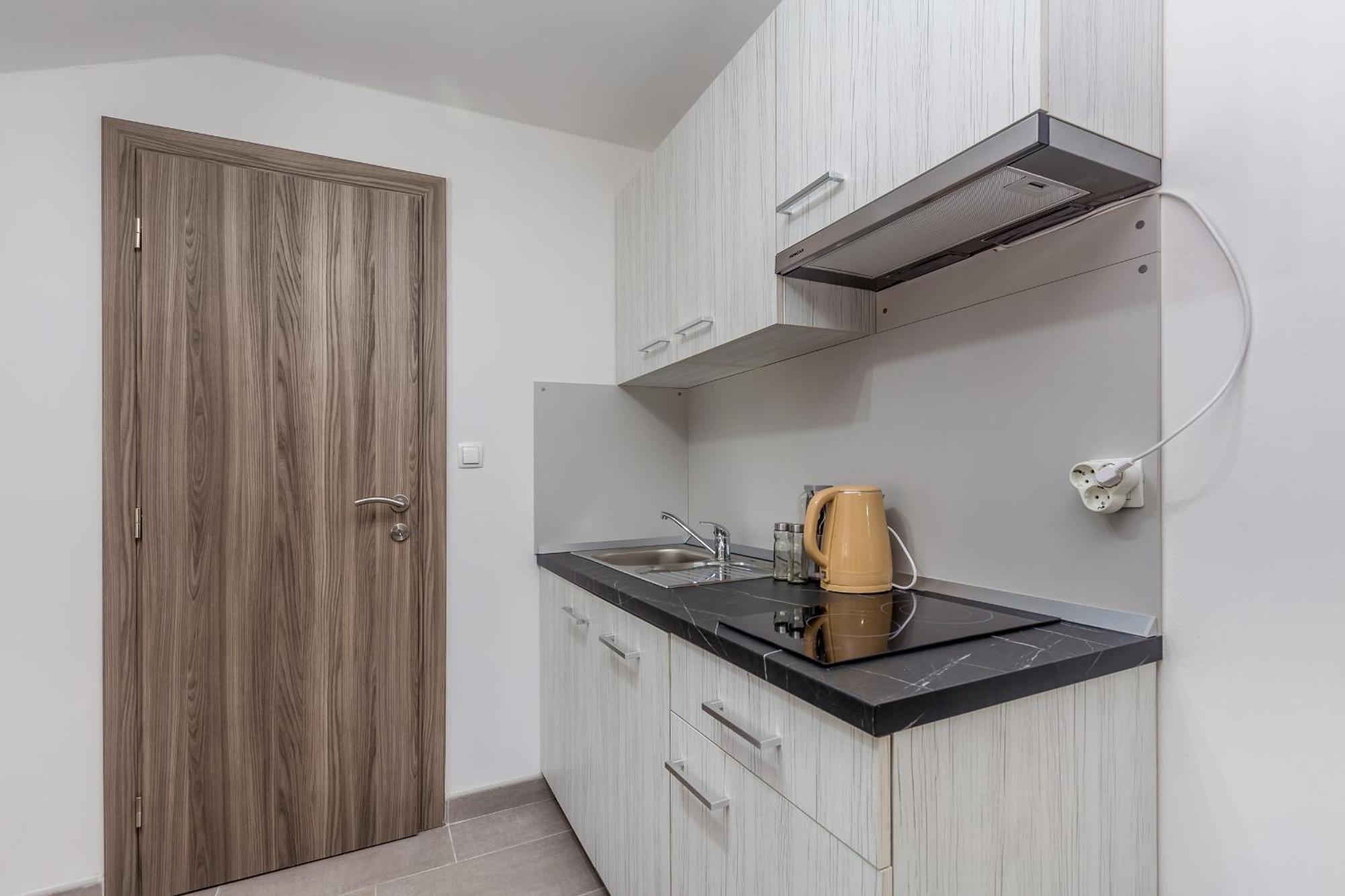 Apartmani Tena Njivice Exteriér fotografie