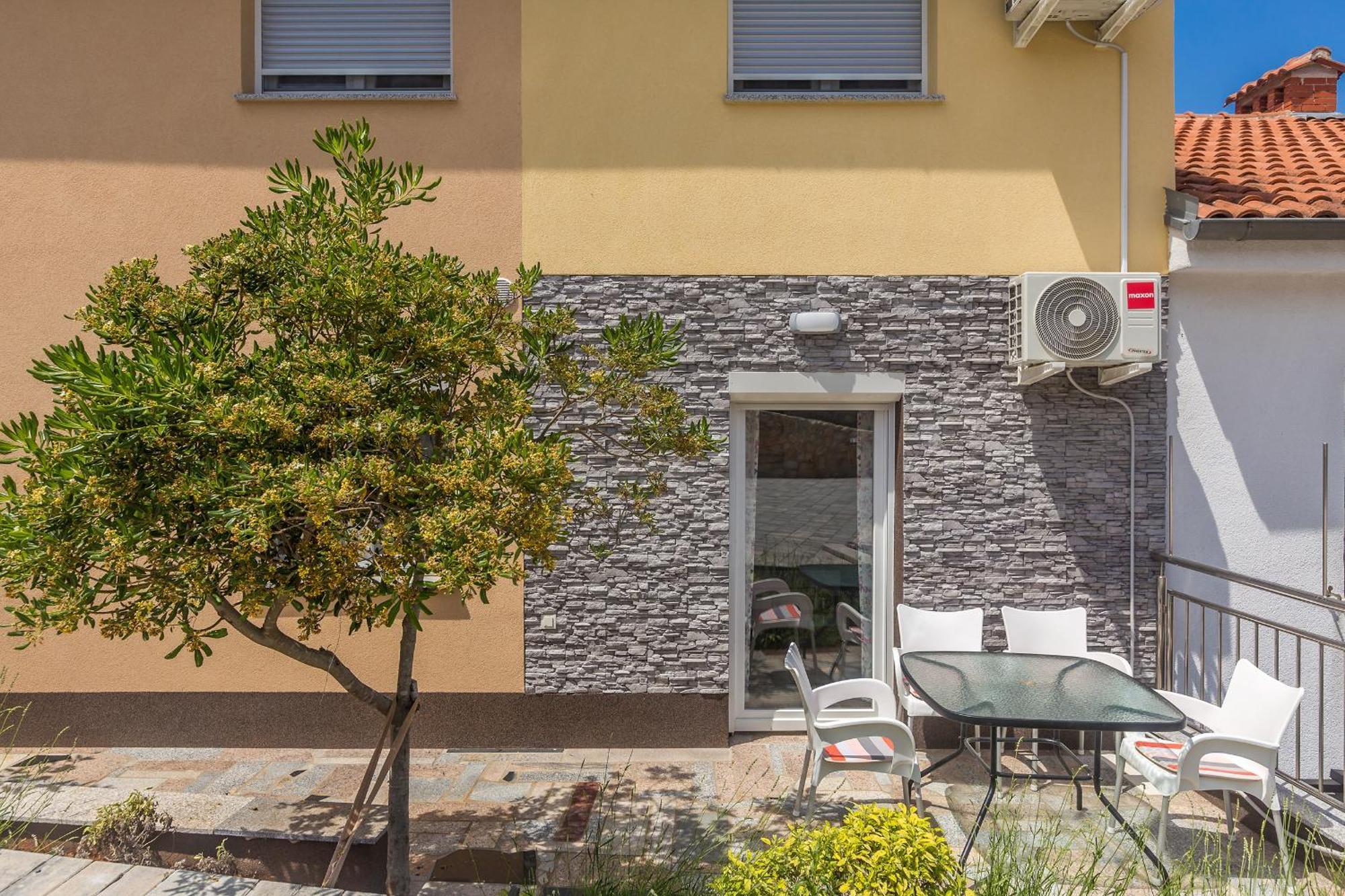 Apartmani Tena Njivice Exteriér fotografie