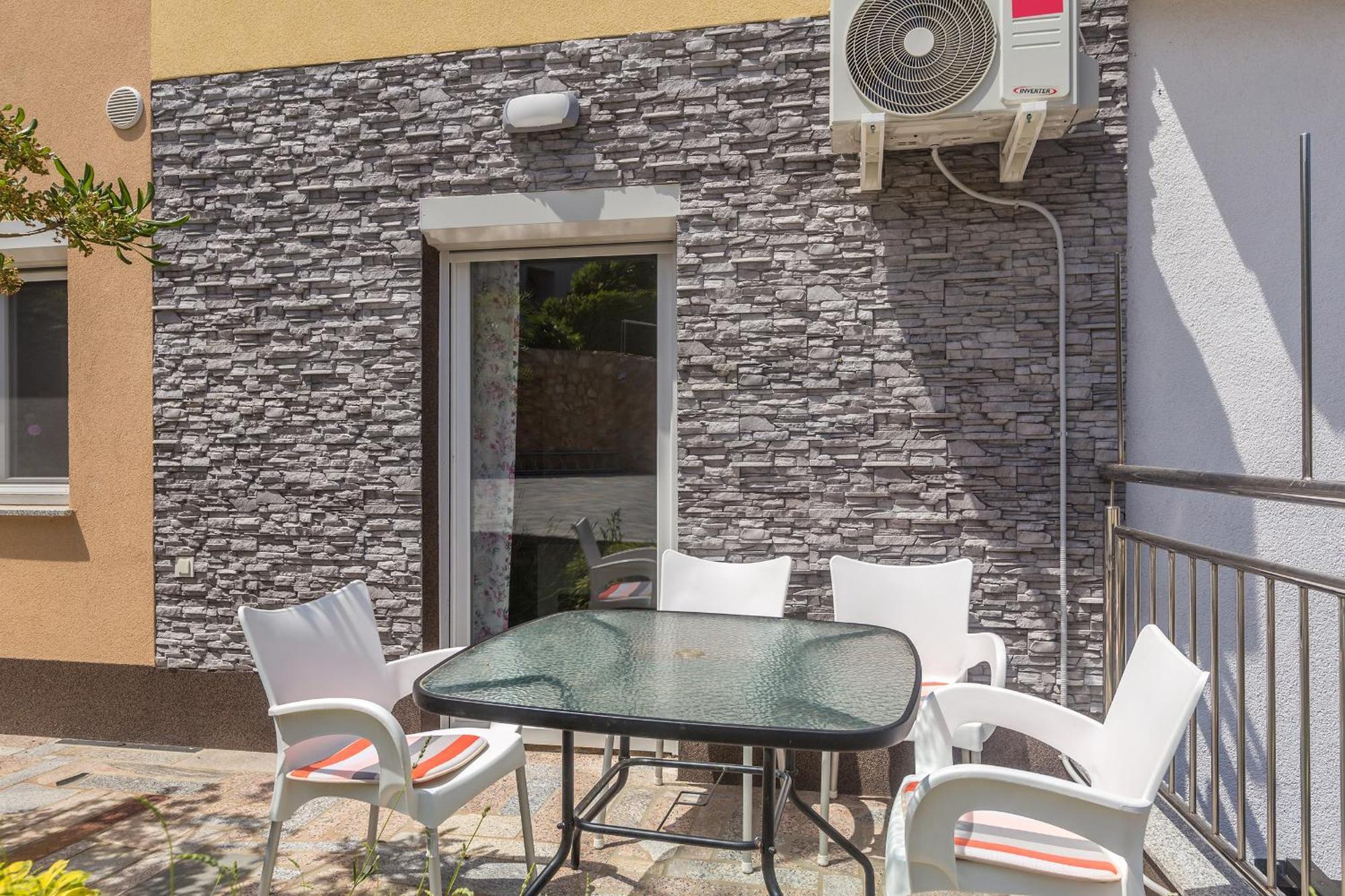 Apartmani Tena Njivice Exteriér fotografie
