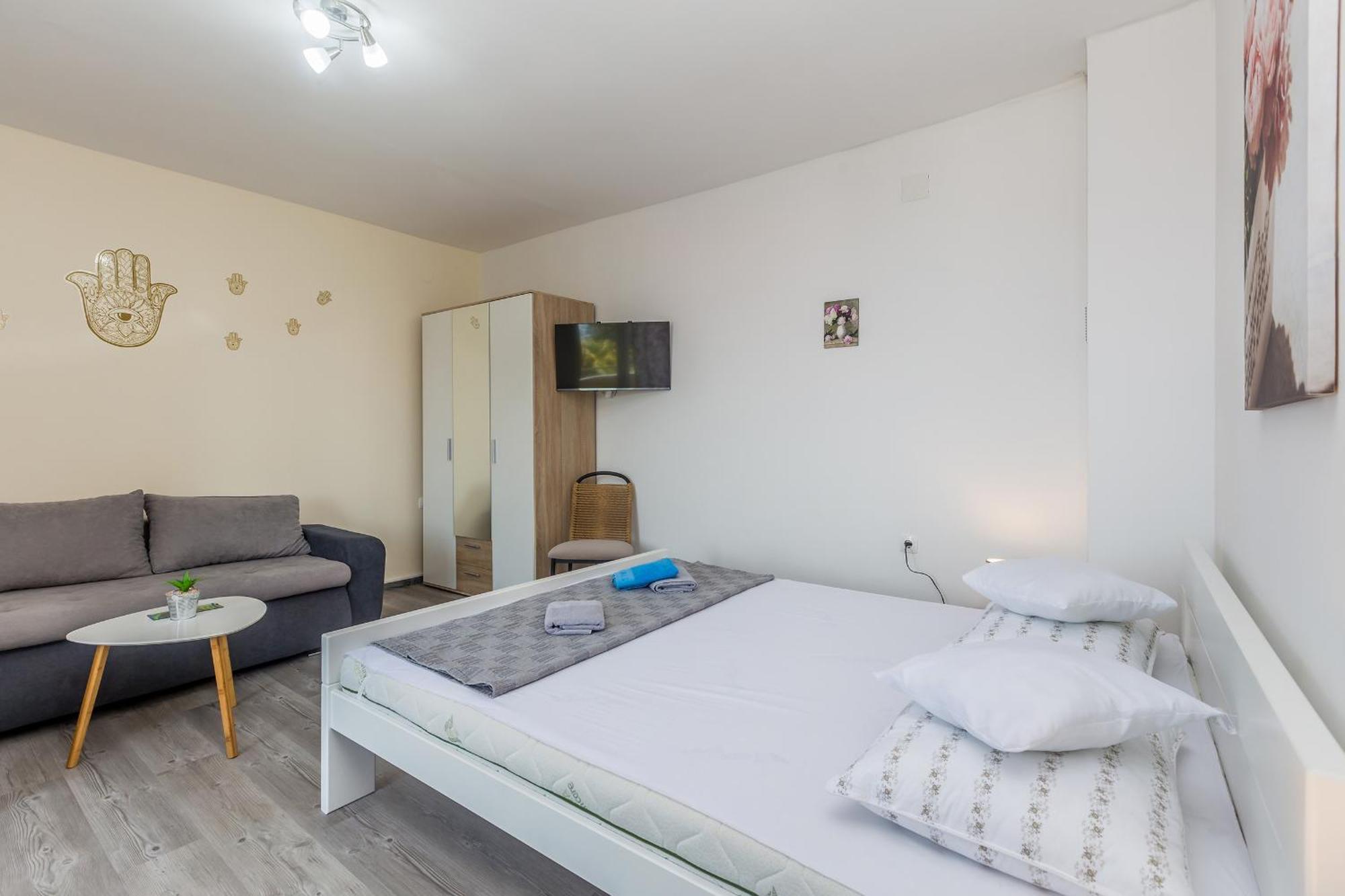Apartmani Tena Njivice Exteriér fotografie