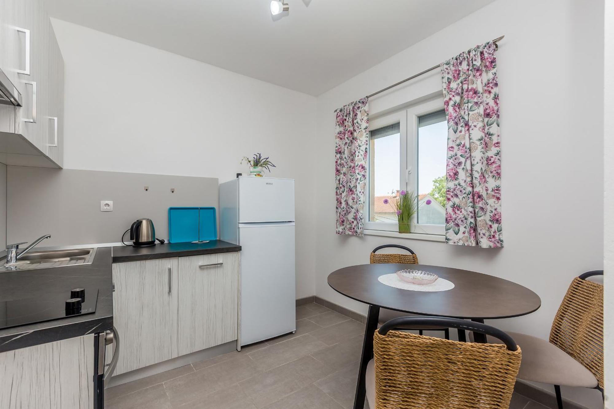 Apartmani Tena Njivice Exteriér fotografie